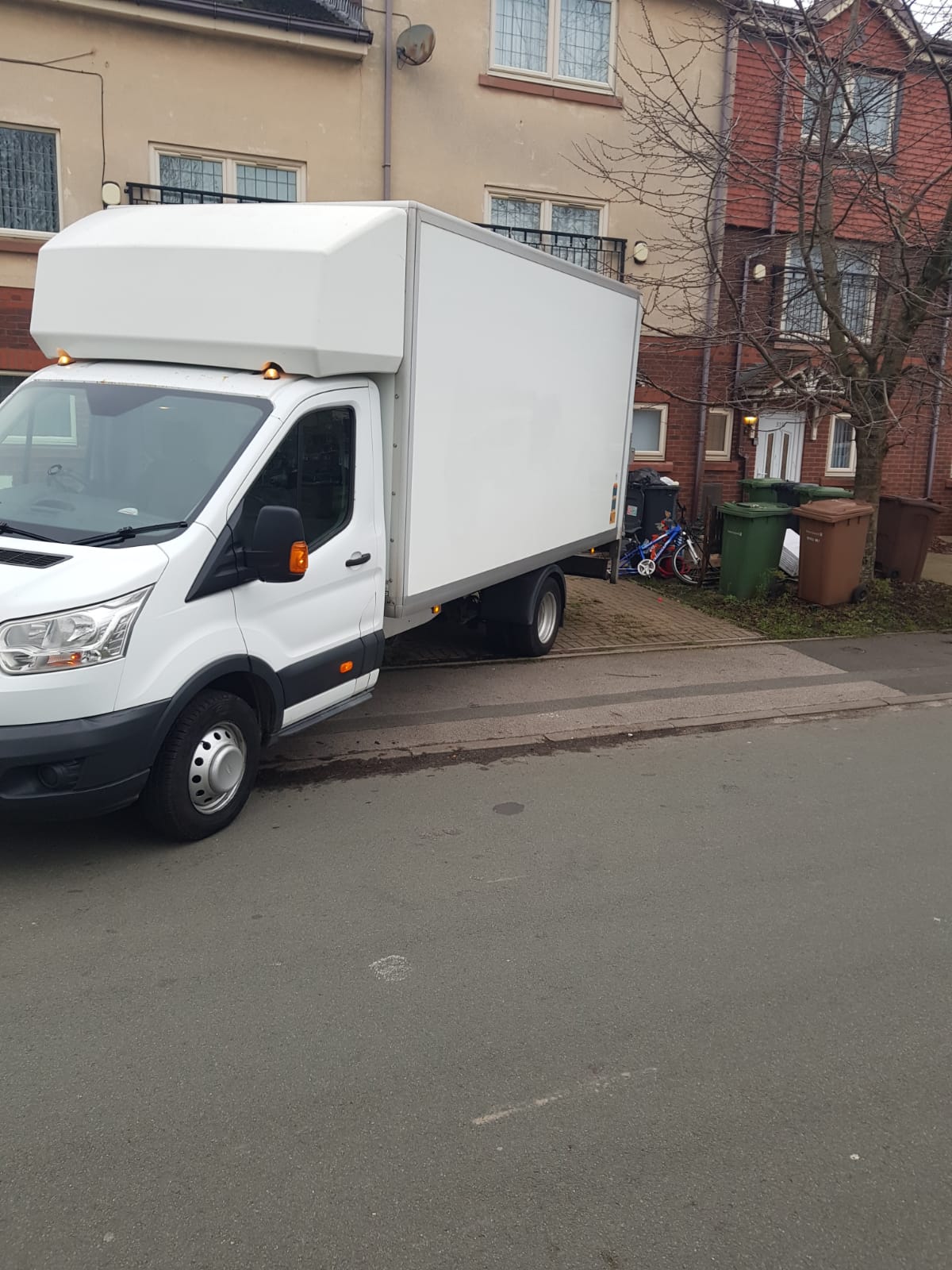 Man & Van Liverpool Luton van on location